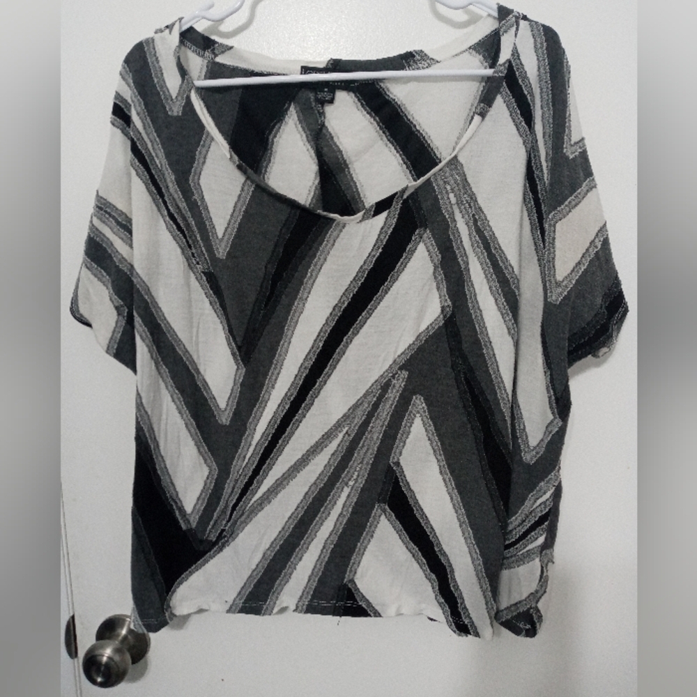 Forever 21+short sleeve pullover contrasting black white gray striped blouse 3X